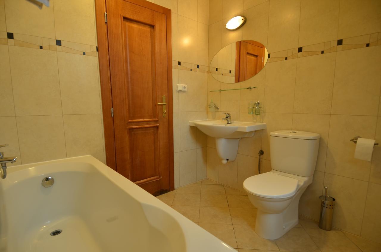Hotel Vion Zlaté Moravce Buitenkant foto